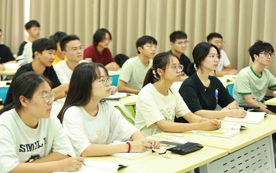 https://www.gnnu.edu.cn/_upload/article/images/55/ca/215a319f4d848a306d01765058e2/3d9ac77c-510f-4090-9321-56a57b3af2df_d.jpg